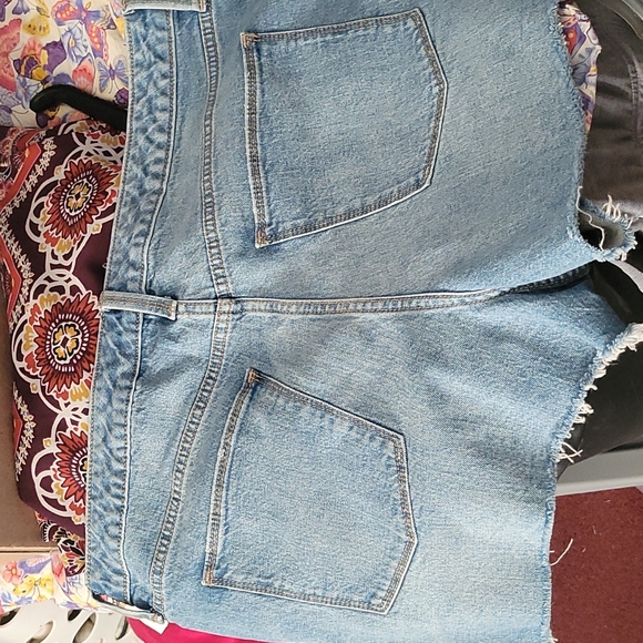 Shorts - Picture 2 of 2